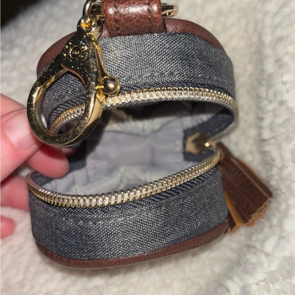 Itzy Ritzy Pacifier Case - Picture 2 of 2